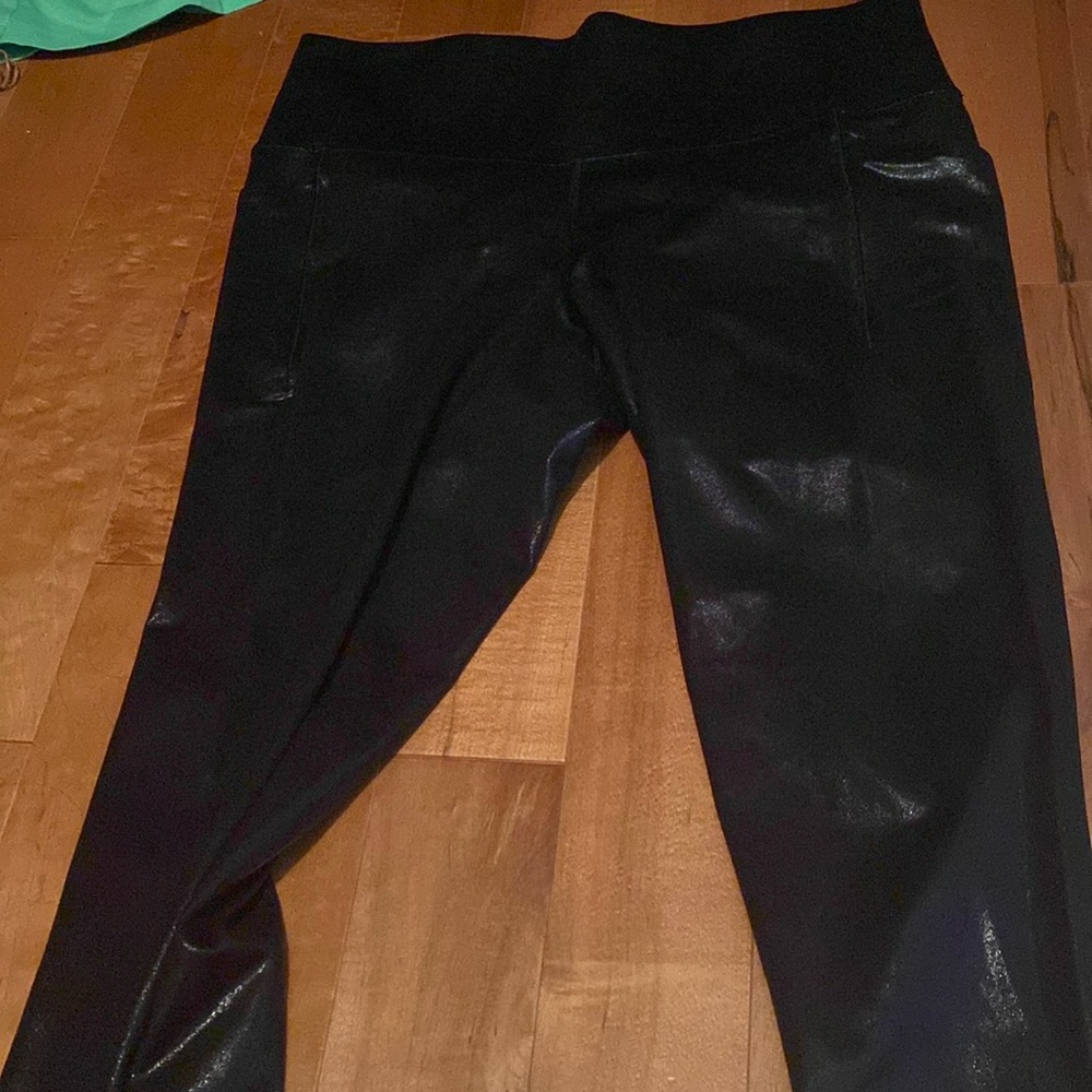 Athleta salutation stash shine tight L tall